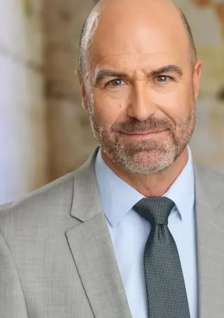 Stephen Saux Biography: Age, Height, Movies, Wife, Ethnicity, Net Worth, Awards