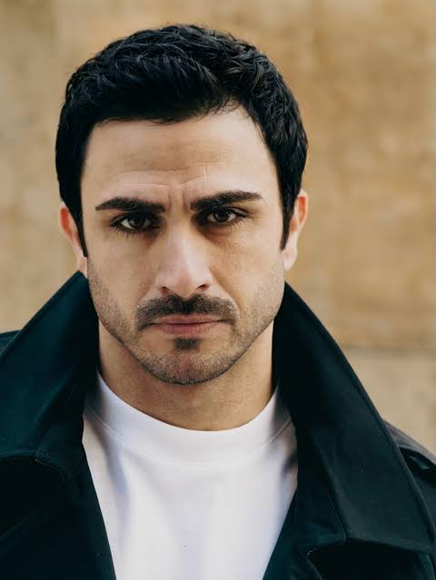 Alexander Uloom Biography: Age, Height, Net Worth, Ethnicity, Wife, Movies, Awards, Instagram