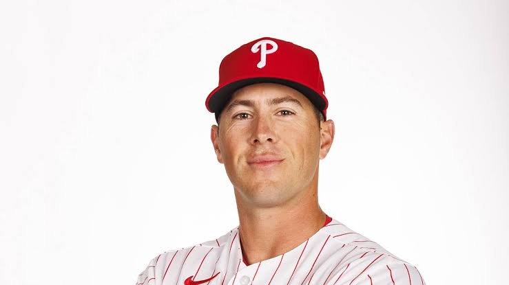 Dylan Moore Biography: Net Worth, Wife, Height, Age, Parents, Awards, Ethnicity