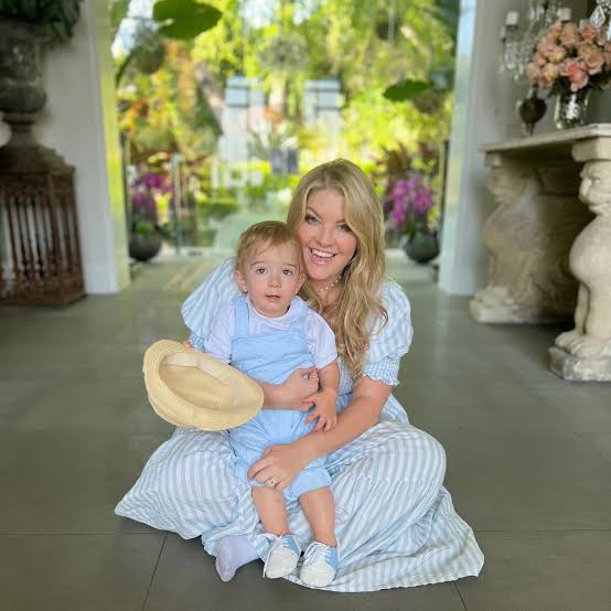 Pandora Vanderpump Sabo - Biography