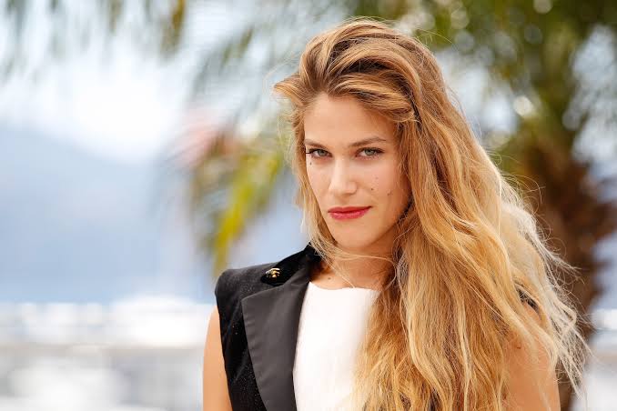 Tea Falco Biography: Height, Net Worth, Ethnicity, Husband, Awards, Parents, Age, Movies
