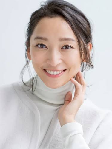 Anne Watanabe - Biography