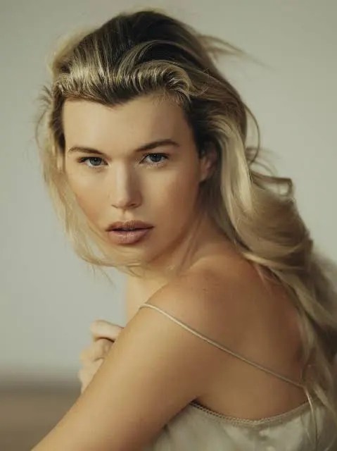 Sharon Hinnendael Biography: Net Worth, Age, Height, Ethnicity, Awards, Religion, Movies, Boyfriend