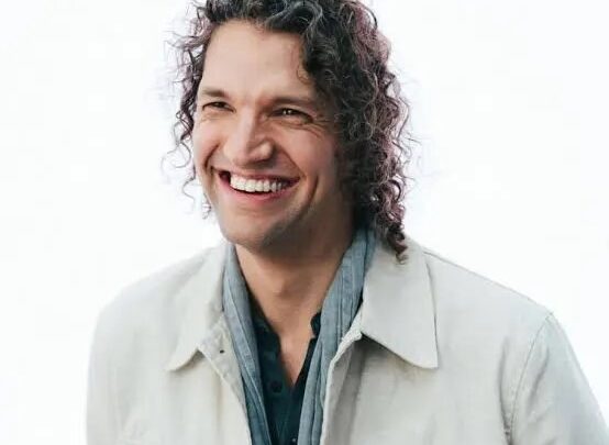 Luke Smallbone Biography: Net Worth, Height, Wife, Siblings, Ethnicity, Awards