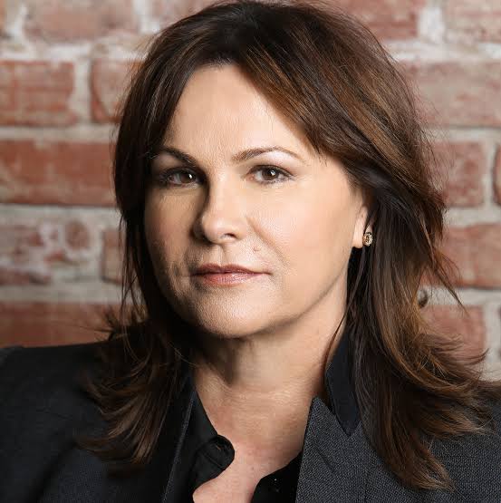 Kerry Ehrin Biography: Net Worth, Age, Awards, Children, TV Shows, Husband, Ethnicity, Height