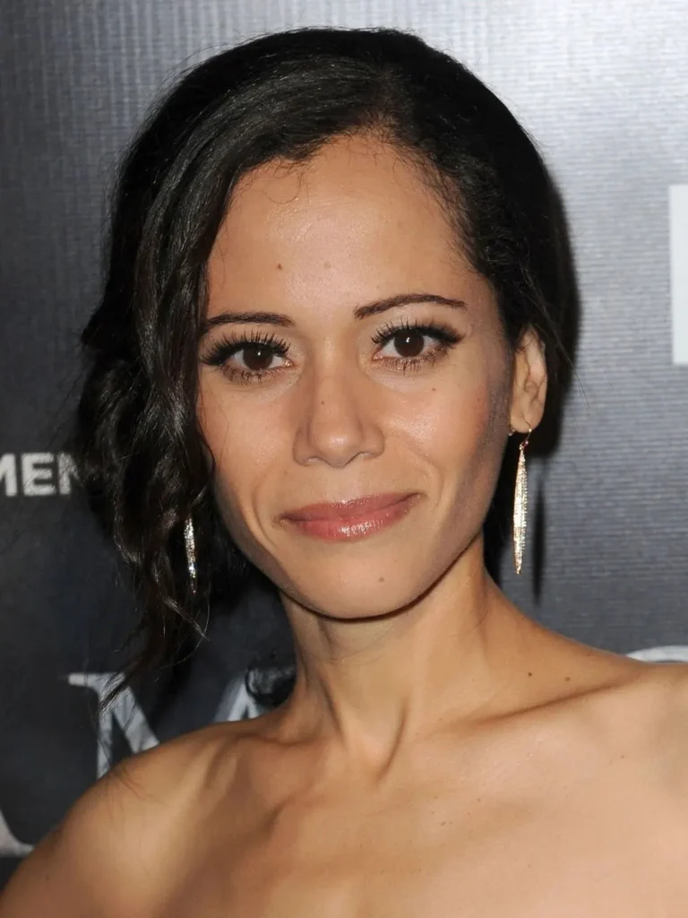 Victoria Cartagena - Biography