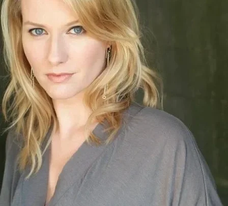 Emily Holmes Biography: Husband, Net Worth, Age, Height, Instagram, Awards, Movies, Religion
