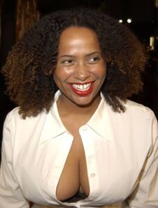 Lisa Nicole Carson