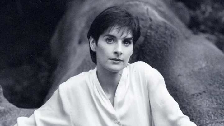 Enya Biography: Instagram, Net Worth, Height, Age, Parents, Husband, Children