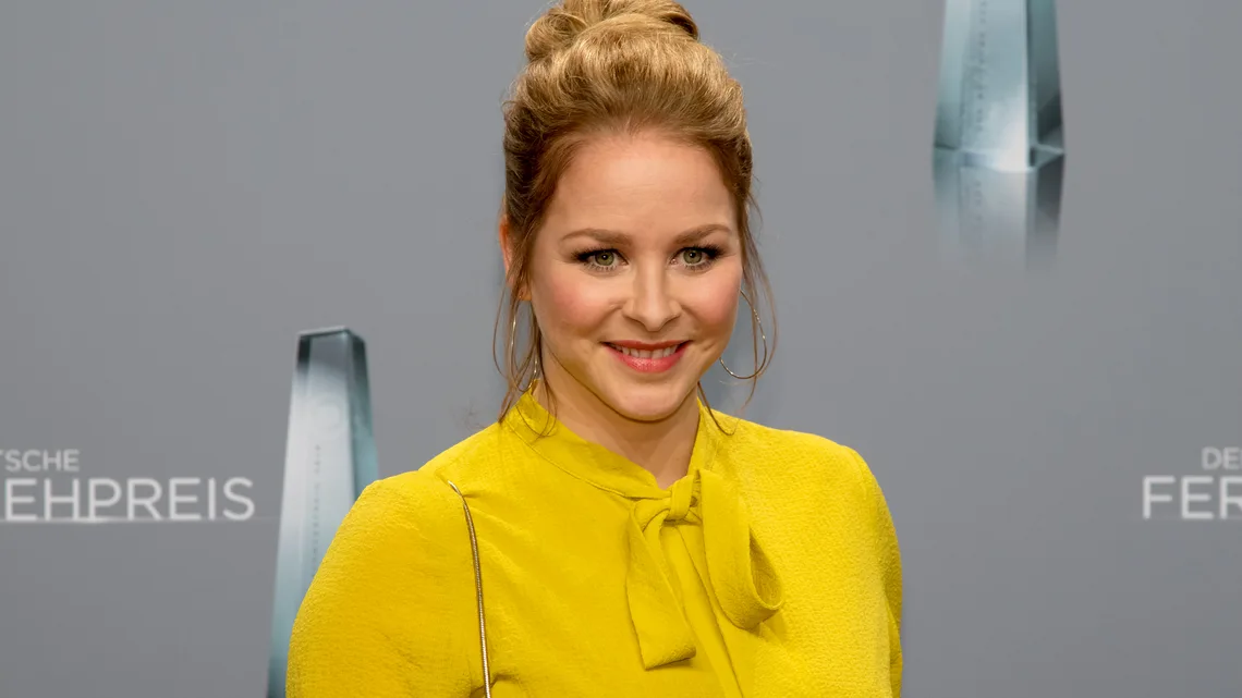 Jasmin Schwiers Biography: Age, Net Worth, Husband, Height, Instagram, Children, TV Shows, Siblings