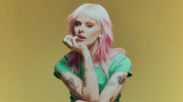 GIRLI Biography: Age, Songs, LGBTQ+, Net Worth, Songs, Wikipedia, Parents, Real Name