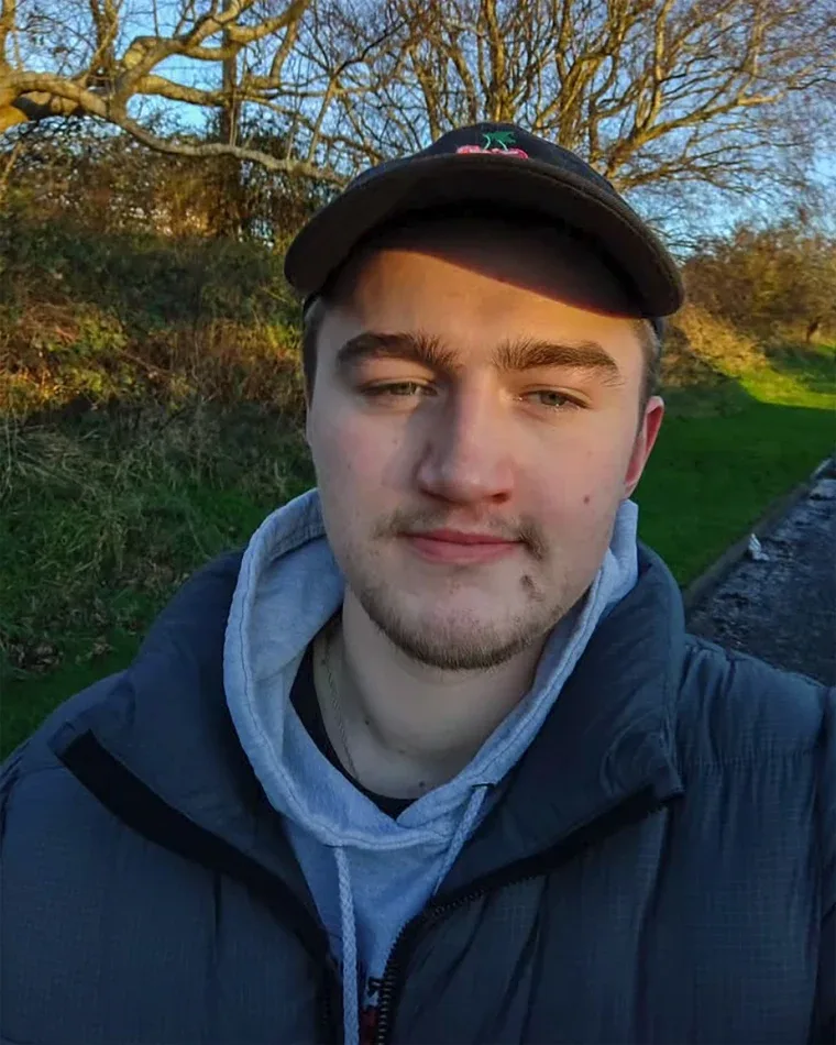 Finnian Garbutt - Biography