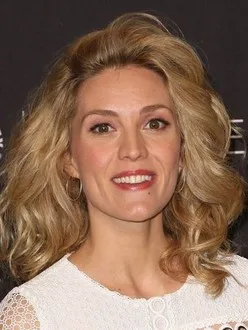 Evelyne Brochu - Biography