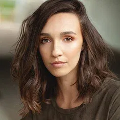 Rachael Kathryn Bell Biography: Net Worth, Height, Age, Boyfriend, Parents, Family