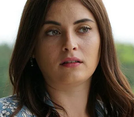 Aslihan Gurbuz Biography: Siblings, Age, Awards, Net Worth, Parents, Movies, Height, Wikipedia