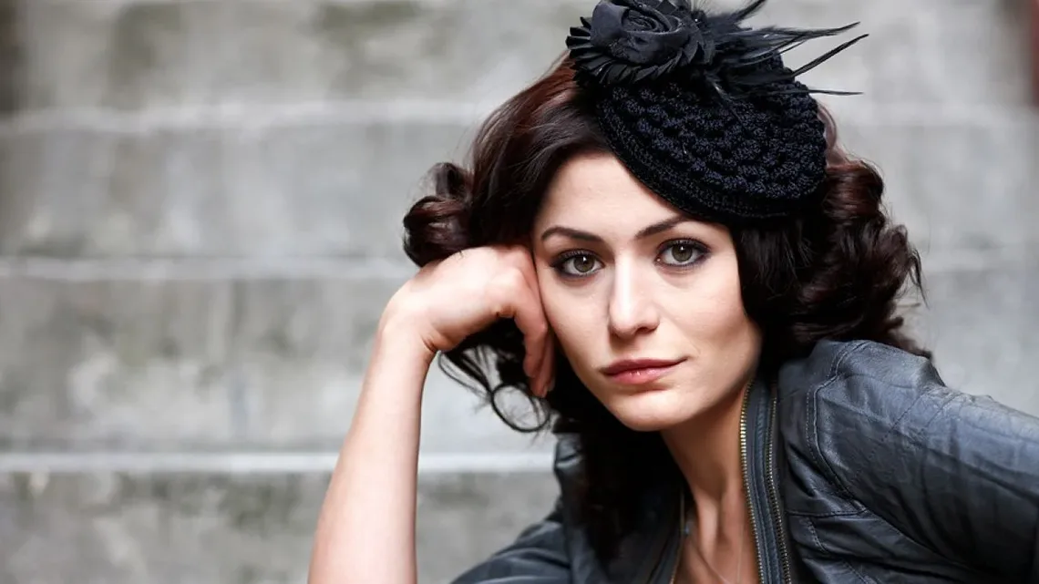 Deniz Çakır Biography: Age, TV Shows, Husband, Net Worth, Height, Movies, Awards
