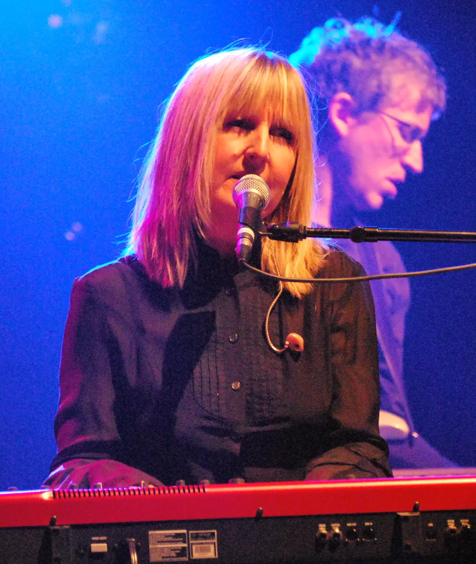 Donna Lewis - Biography