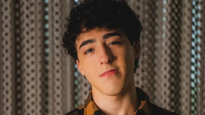 Enzo Rabelo Biography: Age, Height, Songs, Career, Net Worth, Girlfriend, Instagram