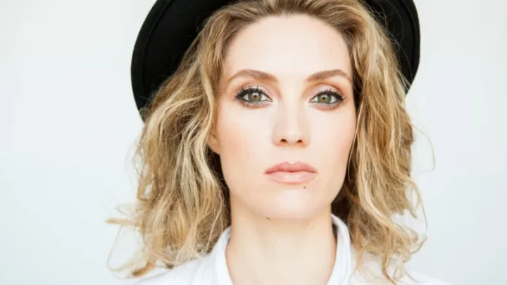 Evelyne Brochu Biography: Height, Husband, Awards, Ethnicity, Age, Movies, Net Worth, Parents