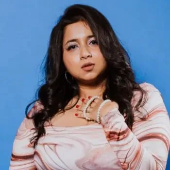 Pawni A Pandey Biography: Instagram, Husband, Age, Net Worth, Siblings, Parents, Height, Children, Songs