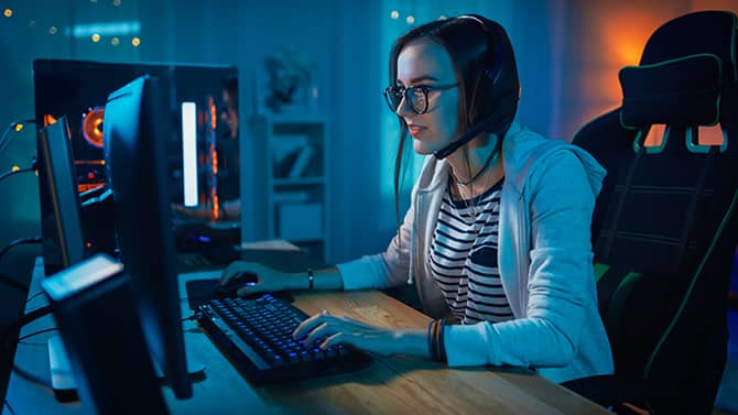 The Biggest Online Gaming Risks and the Best Ways to Avoid Them