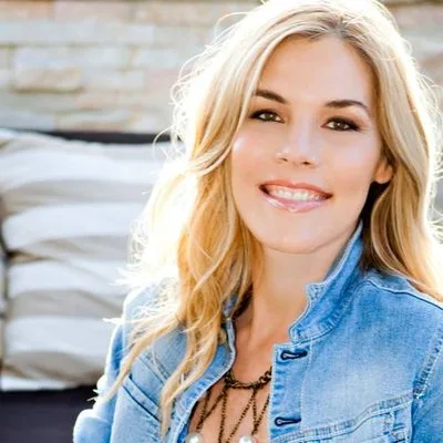 Jennifer Paige Biography: Siblings, Parents, Height, Instagram, Age, Net Worth, Husband