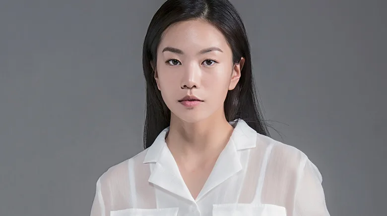 Lee Seol Biography: Nationality, Movies, TV Shows, Children, Age, Net Worth, Spouse, Height, Instagram
