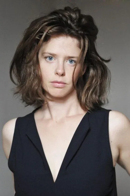 Maaike Neuville - Biography