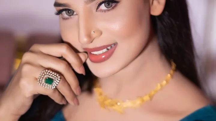 Afiea Nusrat Barsha Biography: Pictures, Birthday, Sons, Occupation, Religion, Parents, Height, Age, Net Worth, Siblings, Husband