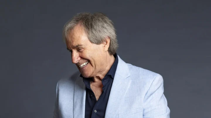 Chris de Burgh Biography: Net Worth, Age, Children, Awards, Height, Siblings, Parents, Instagram, Nationality