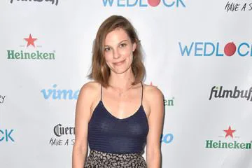 Lindsay Burdge Biography: Height, Husband, Movies, TV Shows, Age, Net Worth, Instagram, Books, Parents