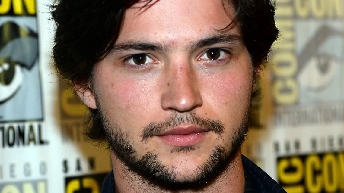 Thomas McDonell Biography: Girlfriend, Age, Kids, Height, Net Worth, Parents, Movies & TV Shows, Siblings