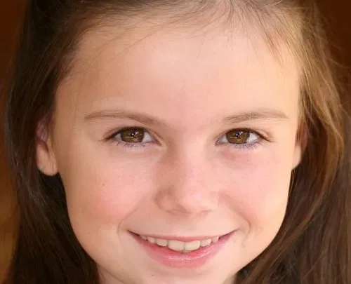 Alyssa Shafer Biography: Age, Height, Net Worth, Parents, Movies & TV Shows, Siblings