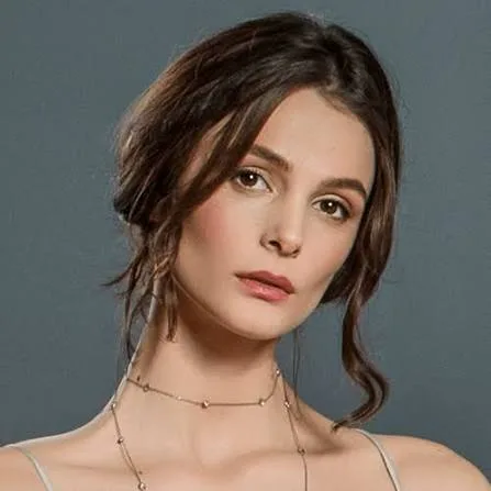 Büşra Develi - Biography