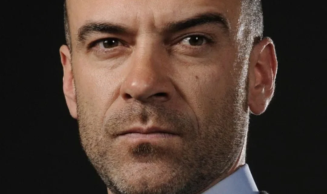 Alan van Sprang Biography: Age, Kids, Height, Net Worth, Parents, Movies & TV Shows, Wife