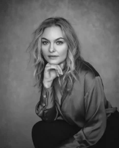 Ciara Charteris Nunn - Biography