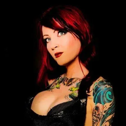 Julie Anne Prescott - Biography
