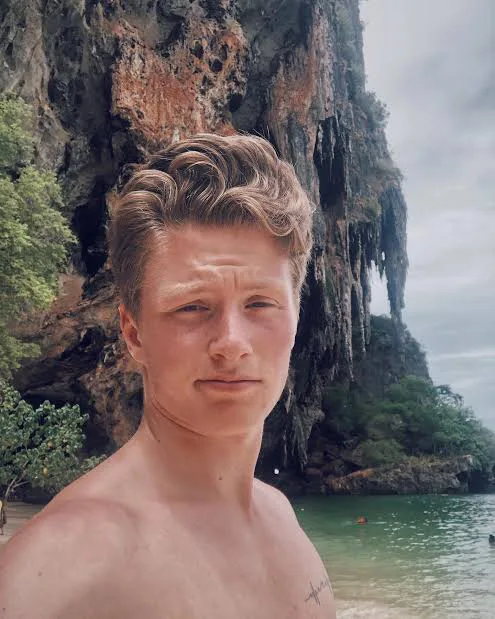 Jelle Florizoone - Biography