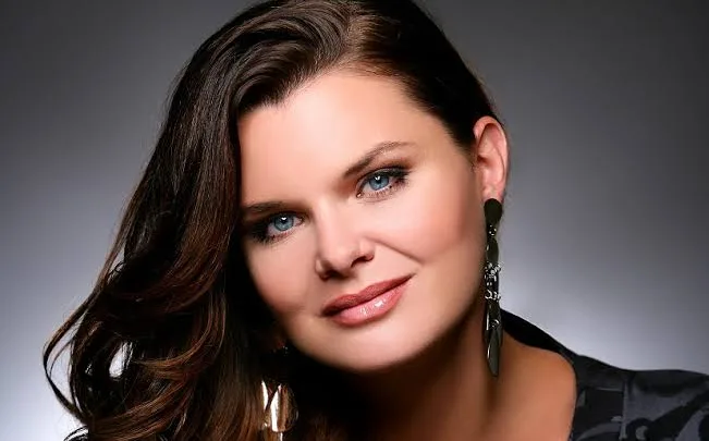 Heather Tom Biography: Husband, Age, Kids, Height, Net Worth, Parents, Siblings, Movies & TV Shows