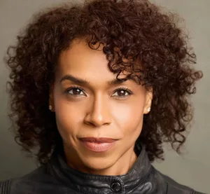 Gillian White - Biography