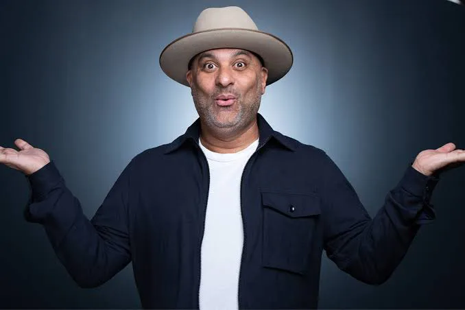 Russell Peters Biography: Net Worth, Awards, Parents, Wife, Age, Height, Comedy, Children, YouTube