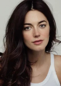Elle Vertes - Biography