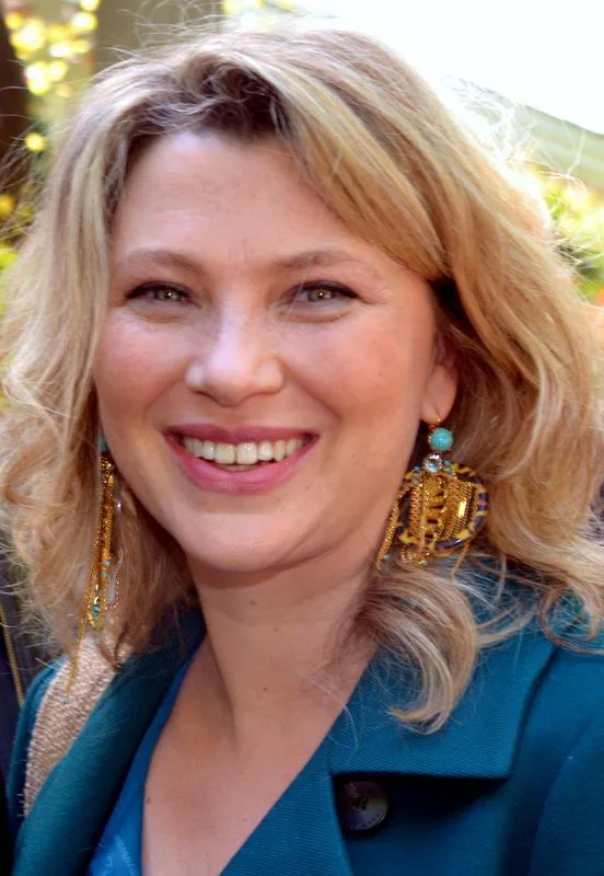 Cécile Bois - Biography