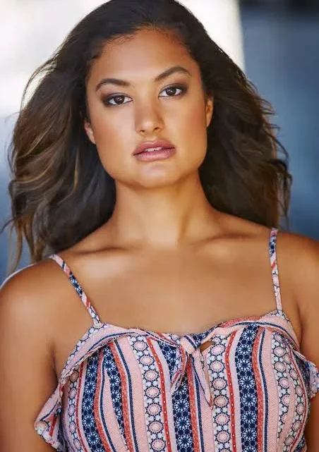 Mädchen Amick’s daughter, Mina Tobias Bio: Net worth, Age, Songs, Boyfriend, Albums, Parents, Height