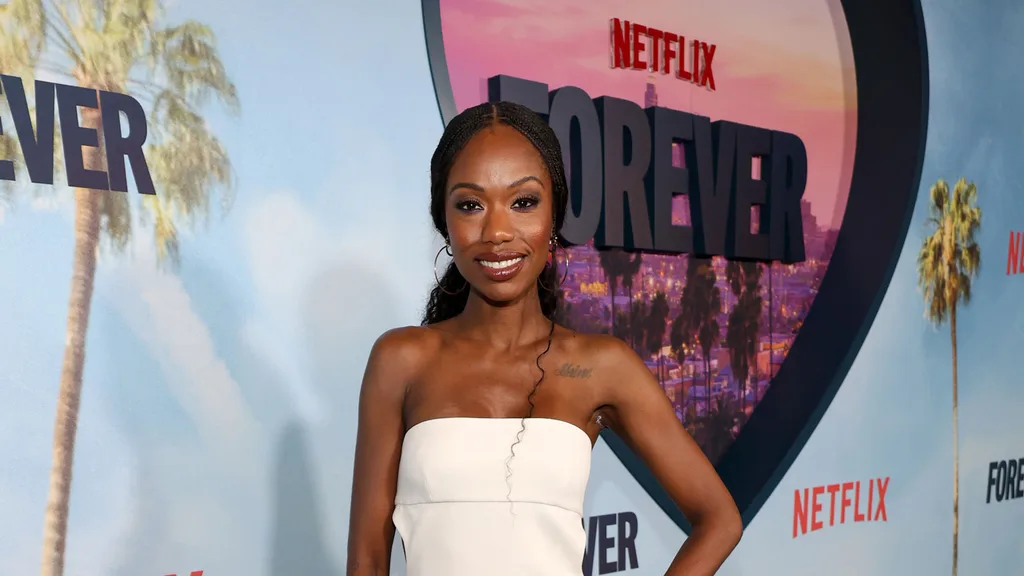 Xosha Roquemore - Biography