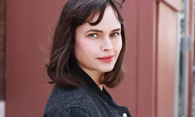 Tracy Ryan Biography: Net Worth, Height, Husband, Age,  Parents, Movies, Voice Roles, Animation, YouTube