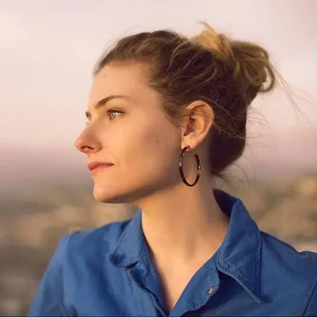 Lisa Hanawalt - Biography