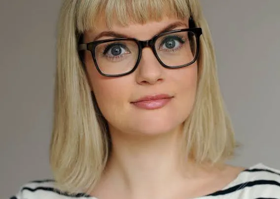 Siobhan Thompson Biography: Age, Instagram, Height, Net Worth, Parents, TV Shows, Books, Boyfriend, Comedy