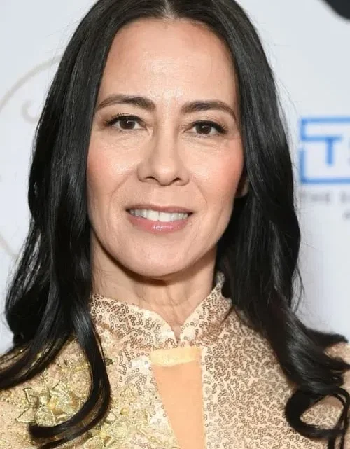 Amber Midthunder’s mother, Angelique Midthunder Bio: Husband, Age, Kids, Height, Net Worth, Parents, Movies & TV Shows