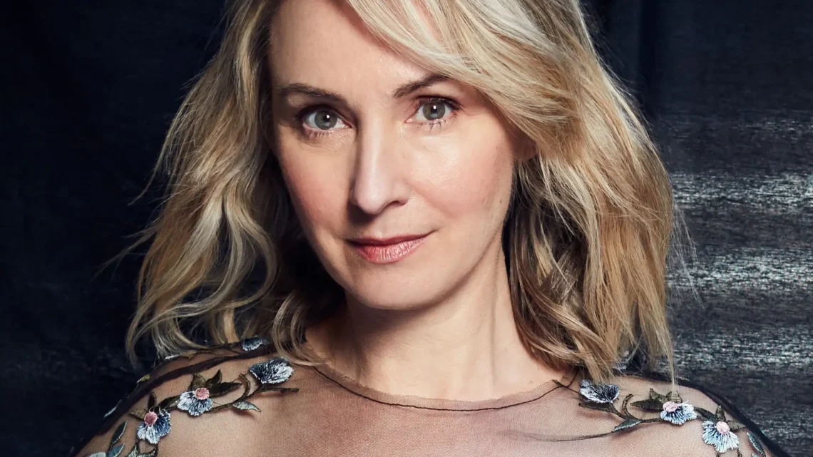 Lisa McCune Biography: Ex-Husband, Age, Kids, Net Worth, Parents, TV Shows & Movies